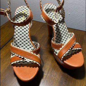 Leather  wedged shoes